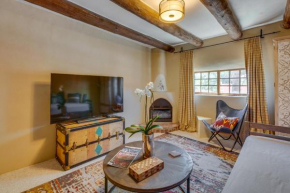 Beautiful Historic Adobe Home about 3 Mi to Taos Plaza